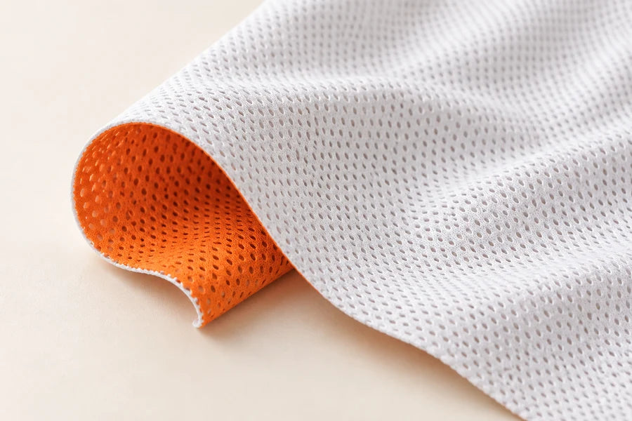 Illustration of a single reversible fabric layer